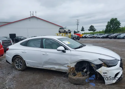 2023 Hyundai Sonata Sel z USA, uszkodzony, nr VIN KMHL64JAXPA330223